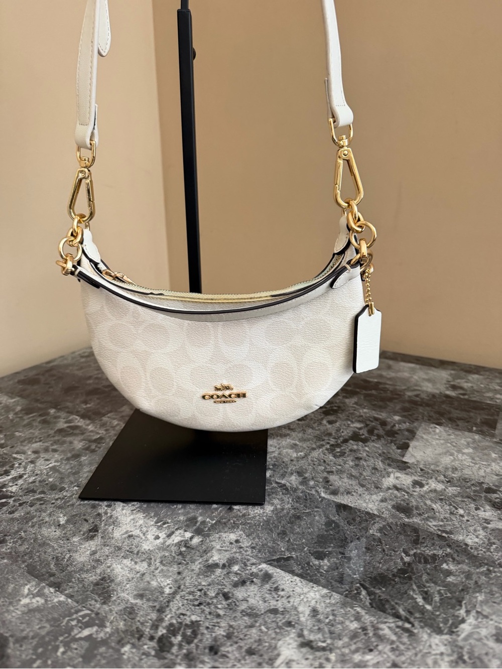 Coach Payton Mini Hobo bag white and gold - Picture 6 of 14